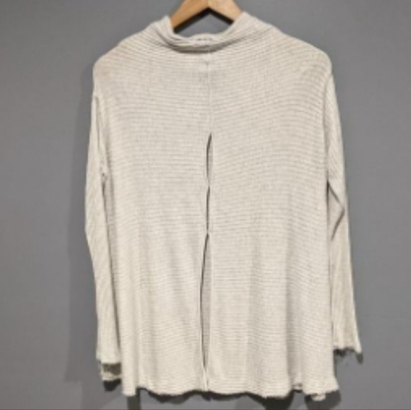Free People- "We the Free" Lover Rib Split Back Sweater - GREY Large - Picture 4 of 7